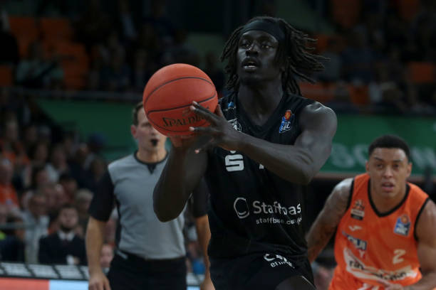 够游刃有余 够游刃有余