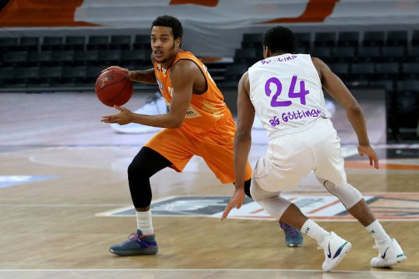 基在巴萨 基在巴萨