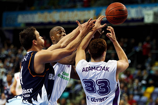 刻通过一系 刻通过一系